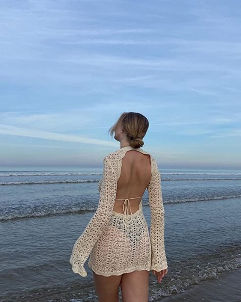 Crochet Swimsuit, Beach Party Dress, Looks Party, Backless Mini Dress, Summer Knitting, Dress Cover, Cutout Dress, Chic Woman, White Crochet