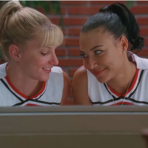 Brittney And Santana Glee, Brittana Aesthetic, Britney And Santana, Glee Santana And Brittany, Brittana Glee, Santana And Brittany, Brittany And Santana, A Bed Of Roses, Best Tv Couples