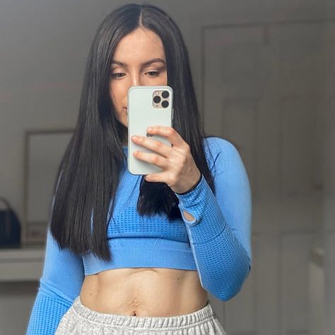 Leanne Gray on Instagram: “Did anyone else’s belly button piercing get totally ruined by pregnancy bc same 😭😂” Belly Button Piercing Pregnant, Belly Button Piercing After Pregnancy, Button Piercing, Belly Button Piercing, Pregnant Belly, Shape Of You, Belly Button, Crop Tops, Grey