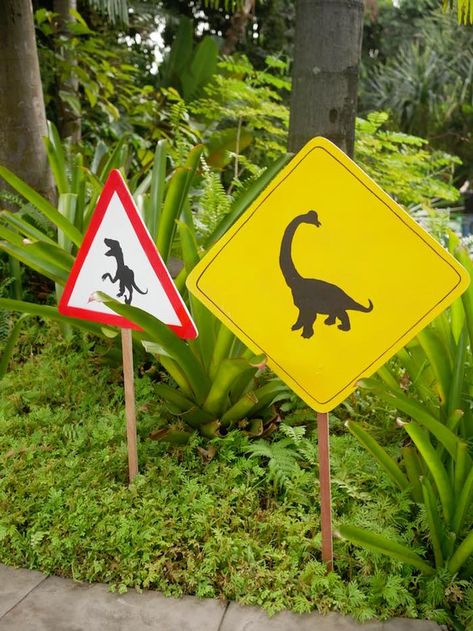 Caution T-Rex + Yield to Dinosaurs signage from a Roaring Dinosaur Birthday Party on Kara's Party Ideas | KarasPartyIdeas.com (22) Dinosaur Centerpieces, Fête Jurassic Park, Festa Jurassic Park, Jurassic Park Birthday Party, 4de Verjaardag, Jurassic Park Party, Dinosaur Birthday Theme, Jurassic Park Birthday, Birthday Party At Park