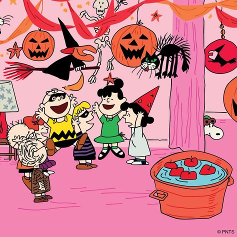 The Great Pumpkin Charlie Brown, It's The Great Pumpkin Charlie Brown, Garfield Christmas, Great Pumpkin Charlie Brown, Charlie Brown Halloween, It's The Great Pumpkin, The Great Pumpkin, Peanuts Halloween, Snoopy Halloween