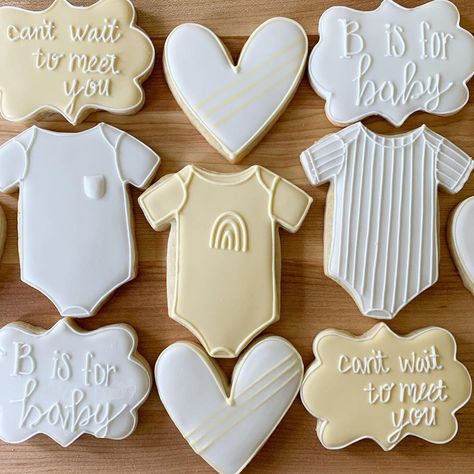 Onesie Royal Icing Cookies, Gender Neutral Cookies Decorated, Onesie Decorated Cookies, Baby Sugar Cookies Decorated, Onsie Cookies Royal Icing, Baby Royal Icing Cookies, Baby Onesie Cookies Decorated, Boy Onesie Cookies, Onesie Cookies Decorated