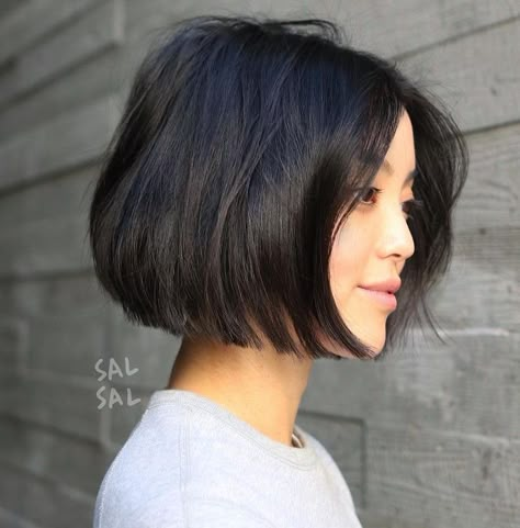 30 Trendy Chin-Length Haircuts for Women in 2021 - Hair Adviser Jennifer Connelly Short Hair, Short One Length Haircut, Short Hair Chin Length, Haircut Summer, Kort Bob, Chin Length Haircuts, Stacked Bob Haircut, Chin Length, Chin Length Bob