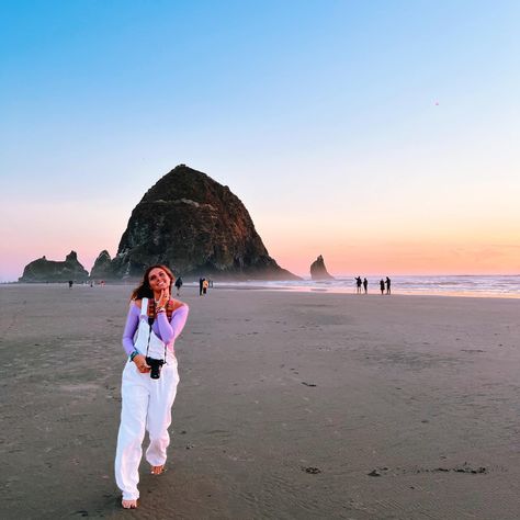 All Posts • Instagram Oregon Outfits, Oregon Aesthetic, Oregon Pictures, Oregon Girl, Road Trip Outfit, Fall Sunset, Dream Vacation Spots, Oregon Road Trip, Outdoor Aesthetic