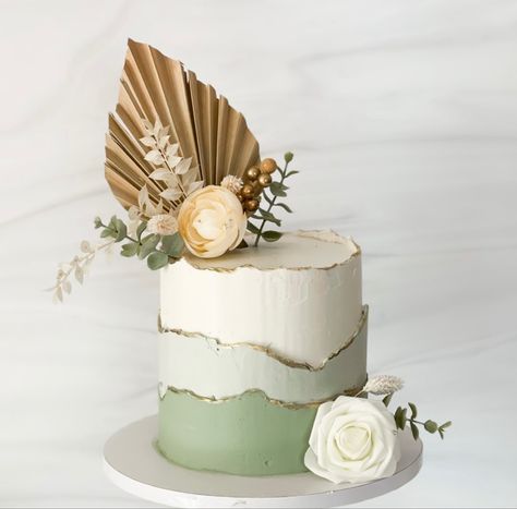 Green Birthday Cakes, Green Wedding Cake, Cake With Flowers, Boho Cake, Elegant Birthday Cakes, Green Cake, Cake Decorating Frosting, Rustic Cake, Cake Decorating Designs