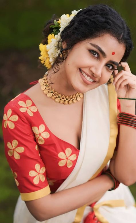 Onam Festival, National Film Awards, Anupama Parameswaran, Wedding Photos Poses, Indian Actress Hot Pics, Saree Look, Event Photos, Latest Pics, Actress Photos