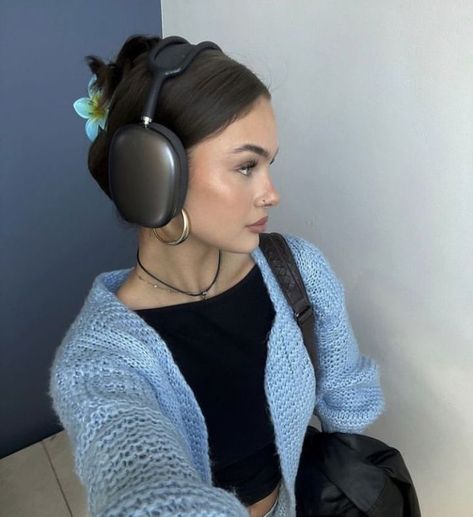 Apple Air Max, Air Pods Max Aesthetic, Air Pods Aesthetic, Apple Airpods Max Aesthetic, Airpods Max Aesthetic, Air Pods Max, Headphone Outfit, Max Aesthetic, Headphones For Iphone