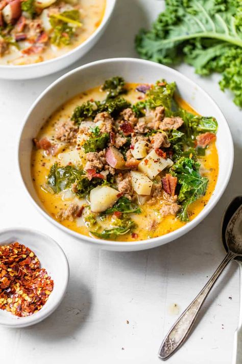 Olive Garden Kale Soup, Sausage Kale Soup, Dairy Free Soup Recipe, Olive Garden Zuppa, White Chicken Chili Healthy, Tomato Lentil Soup, Soup Paleo, Fit Mitten Kitchen, Sausage And Kale Soup