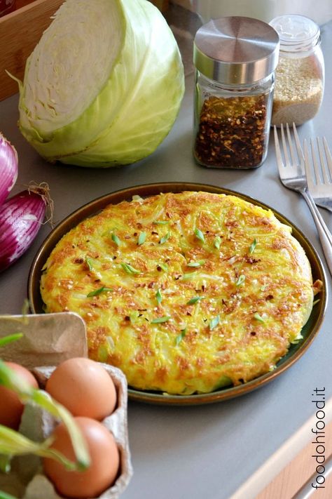 Savory Cabbage, Vegetarian Comfort Food, Savory Crepes, Savory Pancakes, Vegetarian Cabbage, Vegetarian Lunch, Cabbage Recipes, Yummy Sides, Lunch Ideas