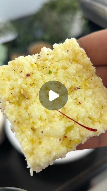 Yum Box on Instagram: "Kalakand😋 | Superrrr Easy And Tasty Recipe | Rakshabandhan Special | Healthy Toooooooo..
.
.

Ingredients-

Full Fat Milk-1-1\2 ltr.(for chhena)
Vinegar+water-2tbsp(each)
Milk-1/2 lir.(Reduce it into half)
Sugar-1/3 cup
Elaichi-1tsp
Garnish with kesar and pista
.
.
#food #foodie #foodfood #foodporn #foodblogger #foodpics #yum #yummy #yummm #yumyum #love #like #instadaily #kalakand #instantkalakand #sweet #rakshabandhan #rakhispecial #reels #viral #reelkarofeelkaro #explorepage #kalakandrecipe #reelitfeelit #tiffin #lunchbox #yumbox4u" Tiffin Box Recipes, Healthy Tiffin Recipes, Kalakand Recipe, Tiffin Recipe, Tiffin Box, Tasty Recipe, Vinegar And Water, Recipe Box, Food Pictures