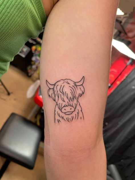 Cow Tattoo Small, Highland Cow Tattoo, Farm Tattoo, Cowgirl Tattoos, Cowboy Tattoos, Cow Tattoo, Country Tattoos, Western Tattoos, Inspiration Tattoo