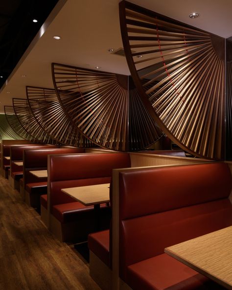 Chinese Restaurant Design, Chinese Interior Design, Japanese Restaurant Interior, Japanese Restaurant Design, Asian Bistro, Asian Restaurant, Chinese Interior, Decoration Restaurant, Asian Interior