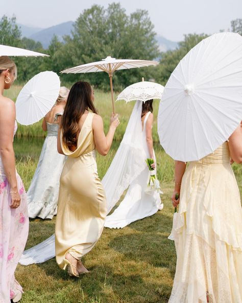 Lily + her lilies ✨ Italian Wedding Cakes, Yellow Bridesmaid, Top Wedding Trends, Brides Babes, Destination Bride, Yellow Bridesmaid Dresses, Yellow Bridesmaids, My Summer, Yellow And Green