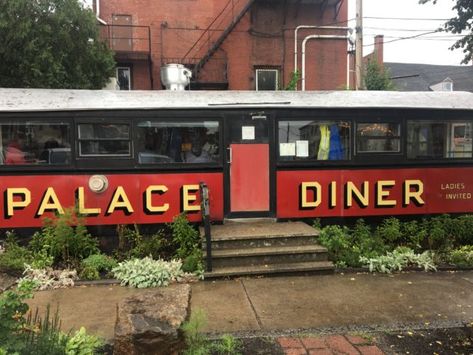 Kansas City Bars, Saco Maine, 50's Diner, Vintage Diner, Maine Travel, Restaurant Dishes, American Diner, Mouth Watering Food, Gas Station