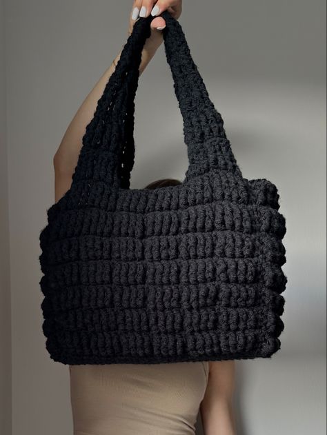 Crochet Projects Bulky Yarn, Structured Crochet Bag, Big Yarn Crochet Bag, Hand Bags Crochet, Chunky Yarn Bag Crochet, Big Bag Crochet, Shoulder Crochet Bag, Chunky Crochet Bag Pattern Free, Crochet Chunky Yarn Projects