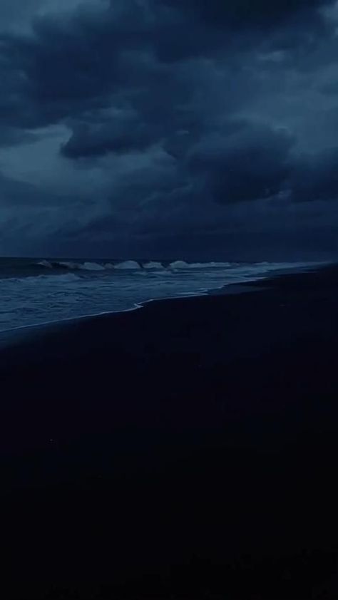 Night Seascape, Ocean Gif, Ocean Rain, Dark Core, Sea Video, Dark Beach, Black Forest Germany, Water Sunset, Ocean At Night