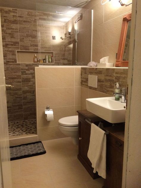 [Promotion] 79 Most Popular Small Bathroom Ideas Modern Space Saving Tips and Tricks You Don't Want To Miss #smallbathroomideasmodernspacesaving Small Washroom Design, Drømme Bad, Makeover Kamar Mandi, Toilet And Bathroom Design, Small Barndominium, Small Bathroom Layout, Pelan Rumah, Small Bathroom Interior, Bilik Mandi