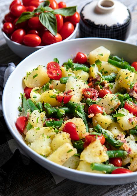 Italian Potato Salad With Green Beans & Tomatoes | Italian Food Forever Potato Salad With Green Beans, Italian Potato Salad Recipe, Italian Potato Salad, Italian Potatoes, Green Potatoes, Easy Potato Salad, How To Make Potatoes, Green Beans And Potatoes, Potato Salad Recipe