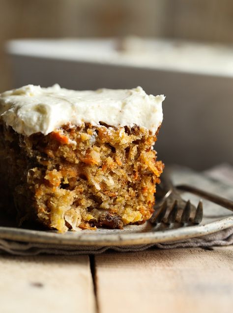 Perfect Carrot Cake! This one is so easy, made in a 9x13 pan, loaded with extras and topped with creamy frosting! Box Carrot Cake Recipe, Perfect Carrot Cake, Carrot And Walnut Cake, Carrot Cake Recipe Easy, Homemade Carrot Cake, Easy Carrot Cake, Carrot Cake Cheesecake, Carrot Cake Cookies, Cake Mini