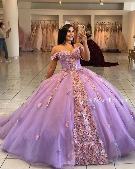 Rapunzel Quinceanera Theme, Purple Quince Dress, Purple Quinceanera Theme, Vestido Color Lila, Lavender Quinceanera Dresses, Lavender Quinceanera, Purple Sweet 16, Purple Ball Gown, Quince Dresses Purple