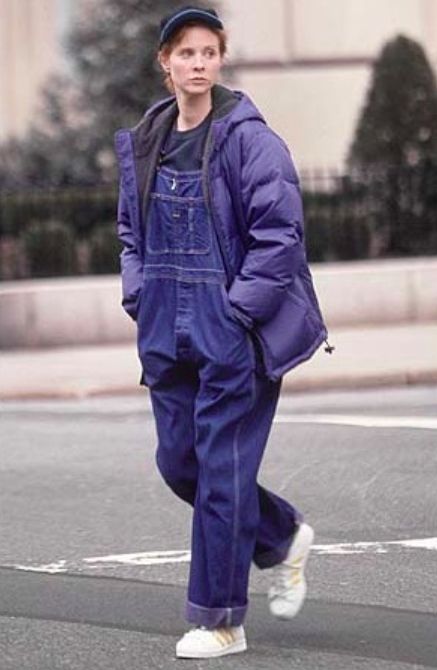 IT WAS A FULL OVERALL/PUFFY JACKET COMBO. | 19 Times You Wanted To Slap Miranda Hobbes Miranda Hobbes, Long Black Gloves, Newspaper Dress, Baby Blessing, City Outfits, Costume Designer, Power Suit, Fashion Tv, Carrie Bradshaw