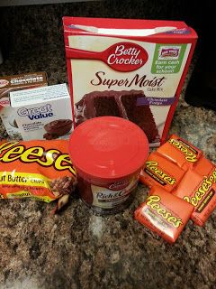 Happier Happenings: Reeses Peanut Butter Bundt Cake Reeses Pieces Cake, Reeces Cake, Peanut Butter Bundt Cake, Butter Bundt Cake, Peanut Butter Cup Brownies, Brownie Cups, Dump Cakes, Chocolate Peanut Butter Cake, Cake Simple