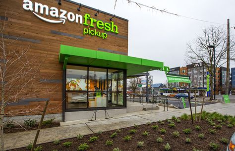 Supermarket Design Interior, Big Modern Houses, Amazon Fresh, Commercial Design Exterior, Organic Food Store, Grocery Store Design, Organic Market, Amazon Marketing, Wall Signage