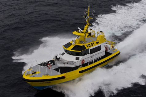 pictures of pilot boats | Kvichak Pilot Boat Delivered to CRBP Robert Fulton, River Bar, Pilot Boats, Explorer Yacht, Working Boat, Fishing Vessel, Retro Lingerie, Tug Boats, Columbia River