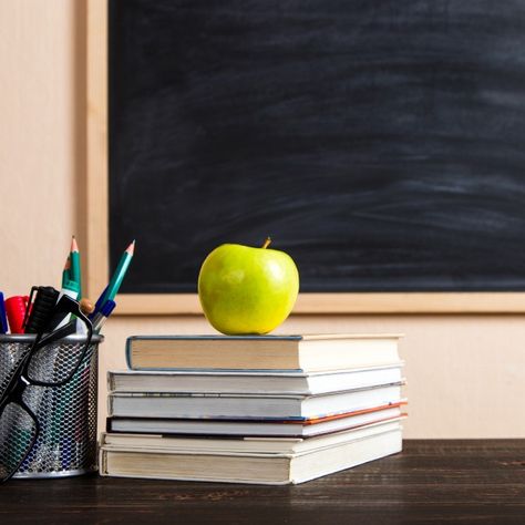 Apple Notebook, Pencil Photo, Photo School, School Tables, Apple Pen, Teacher Desk, School Desks, About Books, School Books