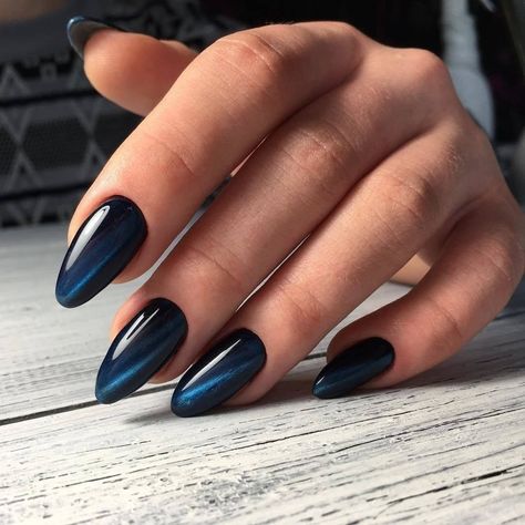 Styl Emo, Nails Dark, Eye Nail Art, Eye Nails, Almond Shape Nails, Super Nails, Cat Eye Nails, Cat Nails, Dark Nails