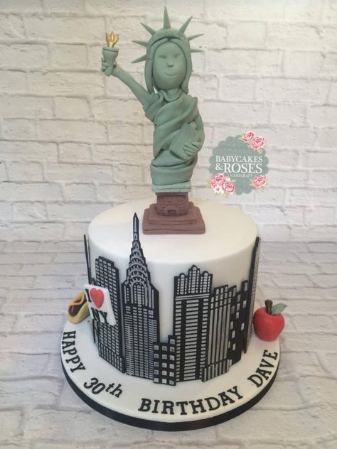 Couldn’t think of anything different to do for a New York cake so went for skyline and Statue of Liberty. This is the first time I’ve used this stencil and it’s worth its weight in gold! Statue Of Liberty Cake, Nyc Cake, Usa Cake, New York Cake, New York Statue Of Liberty, Piano Cakes, City Party, New York Statue, Retirement Cake