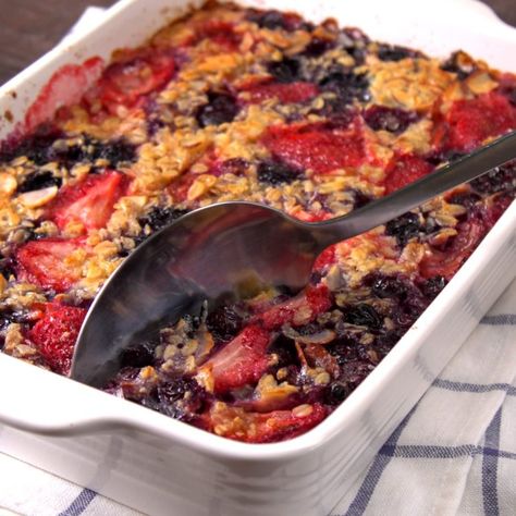 Oatmeal Breakfast Casserole, Sweet Breakfast Casserole, Oatmeal Casserole, Easy Breakfast Bake, Oatmeal With Fruit, Easy Oatmeal, Oats Breakfast, Fruit Breakfast, Oatmeal Breakfast