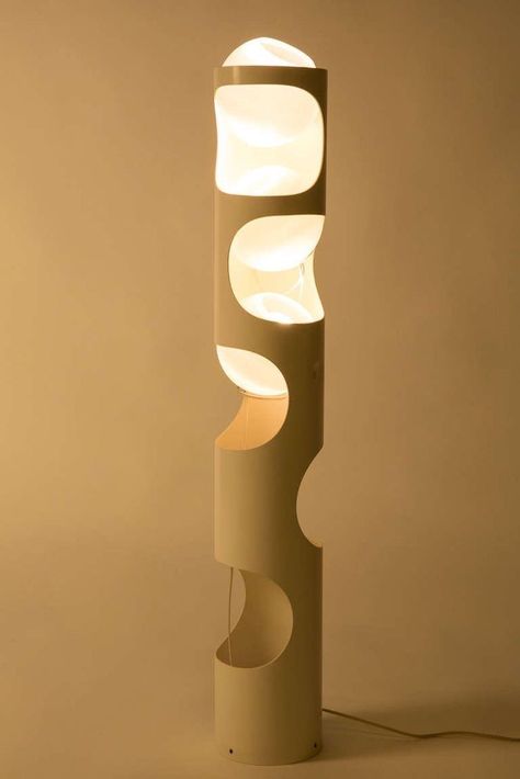 Stand Up Lamps, Futuristic Lamp, Modern Floor Lamp Design, Cool Lamp, Diy Luminaire, Pipe Lamp, Cool Lamps, Luminaire Design, Modern Floor Lamps