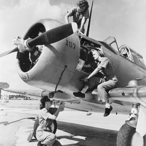 size: 16x16in Photo: Navy Wave Aviation Machinist's Mates, Working on an North American Aviation Snj Training Plane : Warbirds Pinups, On The Wings Of Love, Plane Photos, Aviation Training, Ww2 History, Supermarine Spitfire, Rare Pictures, Nose Art, Aviation Art