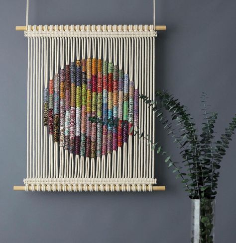 Simpul Makrame, Kerajinan Diy, Decorative Crochet, Pola Macrame, Crochet Macrame, Weaving Loom Diy, Macrame Knots Tutorial, Weaving Loom Projects, Weaving Wall Hanging