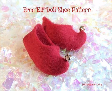 Free Elf Shoe Pattern Felt Elf Shoes, Elf On The Shelf Skirt Patterns Free, Gnome Projects, Waldorf Diy, Waldorf Christmas, Felt Elf, Gnome Hats, Diy Elf, Fairytale Shoes