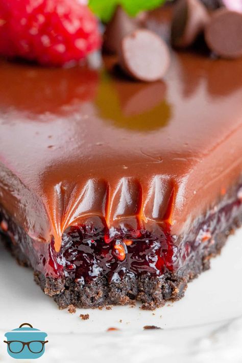 Raspberry Chocolate Tart, Oreo Cookie Butter, Apothecary Diy, Raspberry Cookie, Chocolate And Raspberry Tart, Chocolate Tarts Recipe, Baking Treats, Raspberry Desserts, Raspberry Chocolate