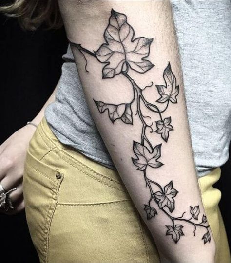 Tattoo Ivy Vine, Ivy Back Tattoo, Ivy Tattoo Sleeve, Ivy Tattoo Arm, Ivy Sleeve Tattoo, Ivy Vines Tattoo, Ivy Plant Tattoo, Ivy Tattoo Vines For Women, Ivy Leaf Tattoo