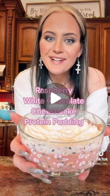 Larissa Krebbs on Instagram: "Raspberry White Chocolate Cheesecake Protein Pudding! #protein #highprotein #snack #proteinpudding #recipe #recipes #highproteinsnack #lowsugar #weightloss #fatloss #caloriecounting #caloriedeficit #cheesecake" Protein Pudding With Cool Whip, Protein Pudding Pie, Birthday Cake Protein Pudding, Protien Pudding Recipes Greek Yogurt, Strawberry Cheesecake Protein Pudding, Keto Protein Pudding, Cottage Cheese Protein Pudding, High Protein Low Sugar Desserts, Premier Protein Pudding Recipe