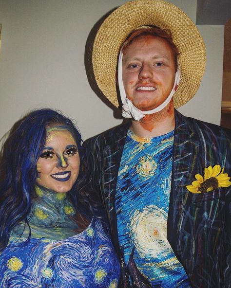 Starry night costume and makeup, Vincent Van Gogh painting costume. Vincent Van Gogh and starry night couples costume. His masterpiece! Starry Night Costume, Van Gogh Costume, Gallery Outfit, Painting Costume, Night Costume, Art Gallery Outfit, Van Gogh Painting, Halloween Coustumes, Vincent Van Gogh Paintings