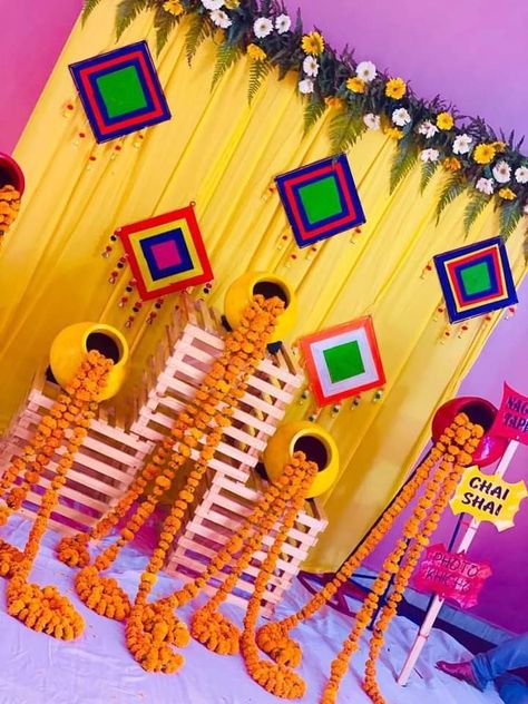 Haldi Backdrop At Home, Haldi Decor At Home, Haldi Decoration At Home, Backdrop At Home, Diy Kite Decorations, Haldi Backdrop, Kite Decoration, Haldi Decoration Ideas, Haldi Ceremony Decorations