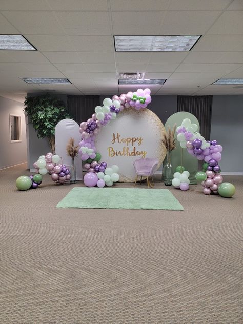 Mint Green Debut Theme, Lavender And Mint Quinceanera, Sage Green And Lilac Party Decor, Purple And Green Birthday Party Ideas, Lavender Balloon Arch, Green And Purple Baby Shower, Lavender Theme Birthday Party, Mint Green Birthday, Green Balloon Arch