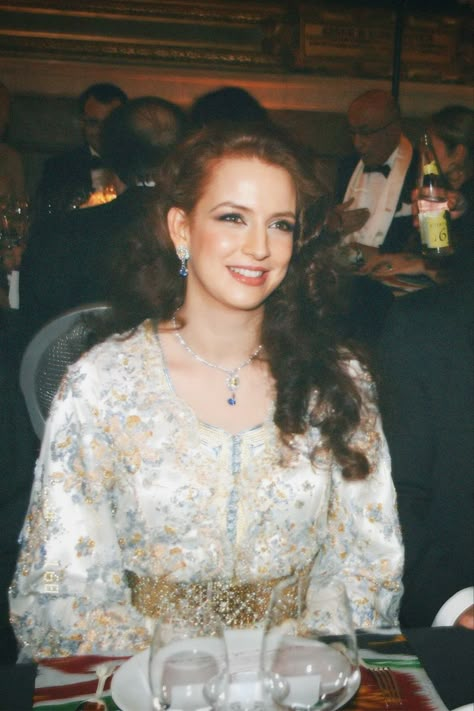 Princess Salma Of Morocco, Lala Salma, Moroccan People, Lalla Salma, Moroccan Kaftan Dress, Moroccan Aesthetic, Moroccan Clothing, Moroccan Women, Queen Aesthetic