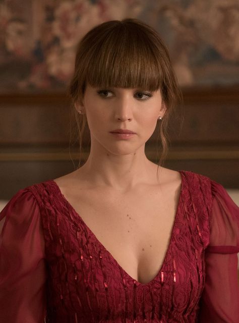 Jennifer Lawrence Would Use Her Red Sparrow Skills To Spy On Taylor Swift+#refinery29 Red Sparrow Movie, Jennifer Lawrence Red Sparrow, Jennifer Lawrence Movies, Jennifer Laurence, Jennifer Lawrence Photos, Red Sparrow, Jennifer Lawrence Pics, Actrices Hollywood, Peregrine