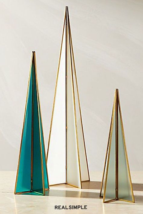 Glass Tree Decor, Christmas Glass Decor, Modern Christmas Centerpiece, Glass Trees Christmas, Midcentury Modern Christmas Decor, Holiday Centerpieces For Tables, Christmas Decor Ideas 2022 Trends, Mid Century Modern Christmas Decor, Mcm Christmas Decor