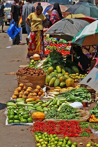 Market in Mombassa Mombasa Kenya, Kenya Travel, Kenya Safari, African Market, Market Day, Nairobi Kenya, Mombasa, Outdoor Market, African Food