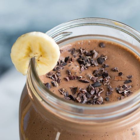 17 High Protein Smoothies Without Protein Powder - Healthy Green Kitchen Peanut Butter Banana Chocolate Smoothie, Protein Smoothies Without Powder, Chia Seed Smoothie Recipes, Protein Powder Smoothie Recipes, Protien Smoothies Recipes, Healthy Protein Smoothies, Protein Powder Smoothie, Chocolate Banana Smoothie, Vegan Protein Sources