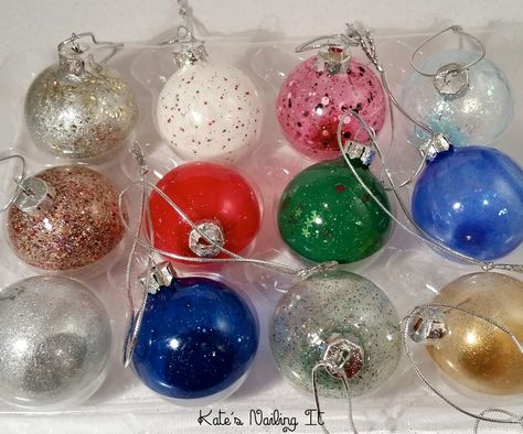 DIY Nail Polish Christmas Ornaments - Got any nail polishes that you love the look of but never wear and don't want to get rid of? Looking for a new way to decorate your Christmas tree in your own unique style? Polish Christmas Ornaments, Nail Polish Christmas, Wine And Paint Night, Polish Christmas, Nail Polish Crafts, Diy Nail Polish, Crafts For Seniors, Christmas Ornaments Homemade, Christmas Crafts Decorations