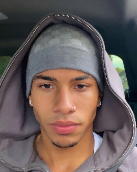 Male Nose Piercing, Louis Russell, Guys With Nose Piercings, Male Nose, Street Style Art, Nose Ring Men, Outfit Ideas Vacation, 90s High Fashion, Men's Piercings