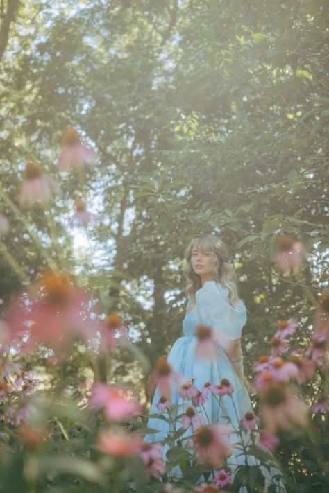 Botanical Garden Portrait, Garden Atrium, Botanical Garden Photo Shoot, Garden Portrait, Selkie Dress, Whimsical Photoshoot, Dreamy Photoshoot, Nostalgic Photos, Fairytale Photoshoot